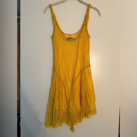 Urban Outfitters Yellow Asymmetrical Lace Mini Dress - Picture 2 of 3